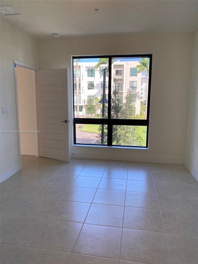 Foto del edificio - 4636 NW 84th Ave