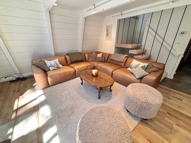 Building Photo - Tahoe Donner Ski Lease | Available Jan 2 - April 30 |$3200/mo.