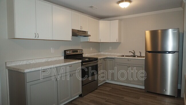 Foto del edificio - 1204 Essex Ave