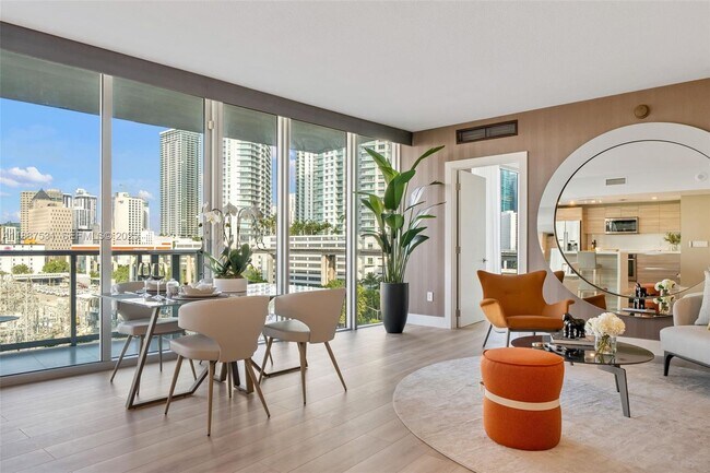 Foto del edificio - 185 SW 7th St