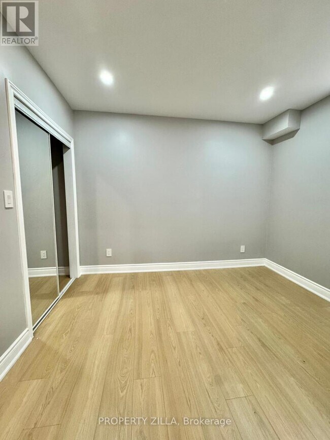 Photo du bâtiment - 163 Freure Dr