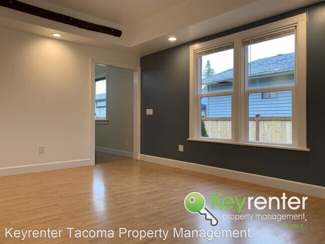 Building Photo - 2 br, 1 bath House - 3015 S Puget Sound Ave