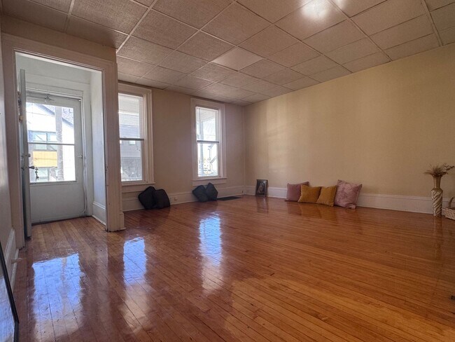 Foto del edificio - 654 Jefferson St
