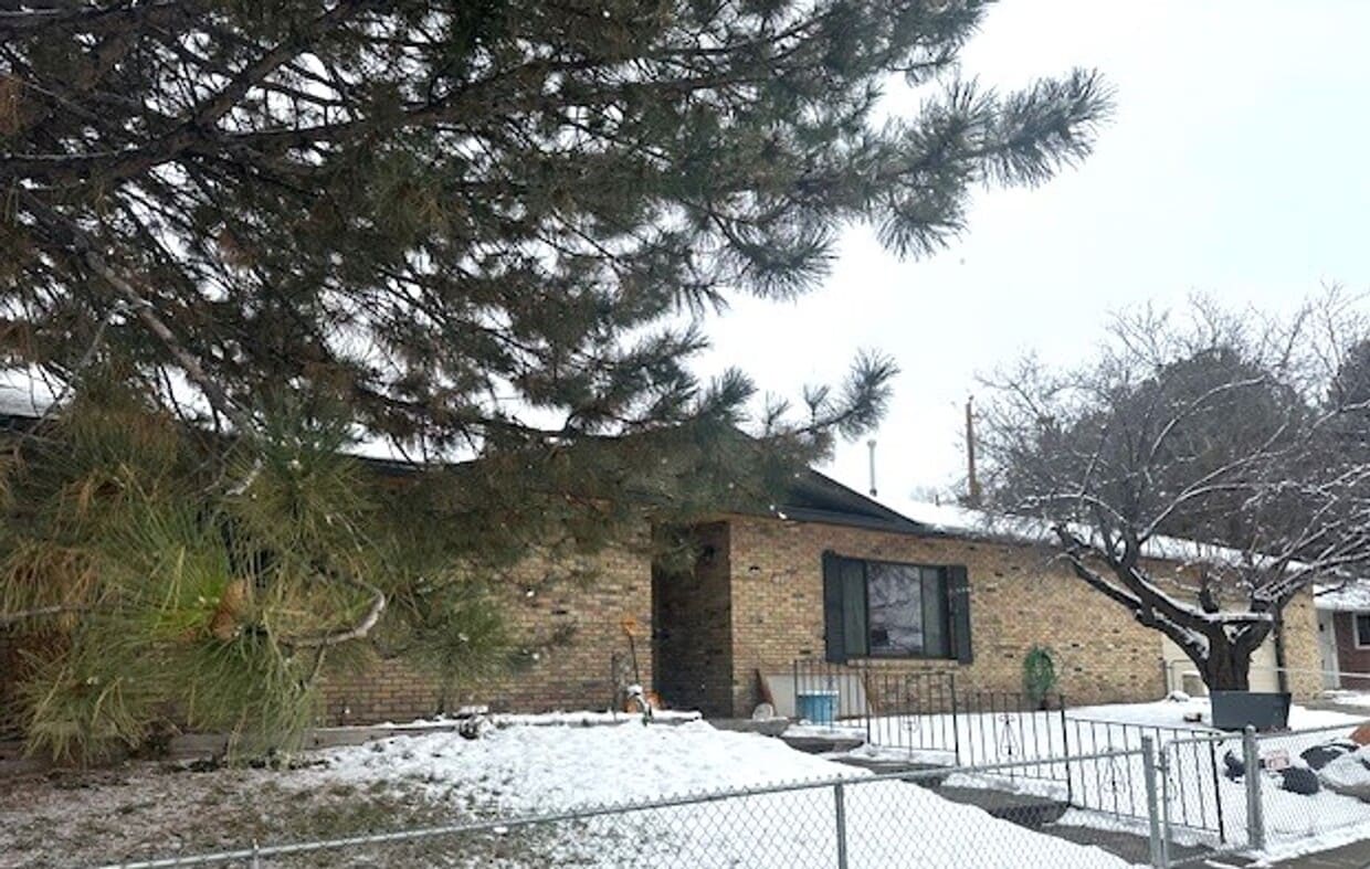 Primary Photo - Well maintained tree street home with garage