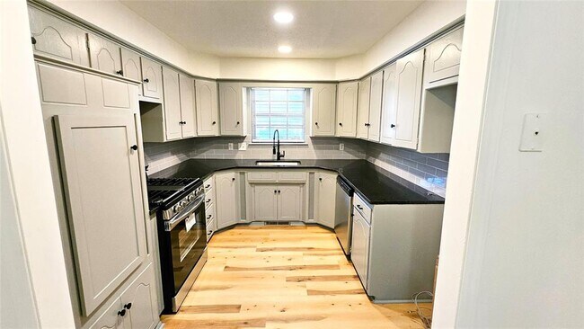 Foto del edificio - 1416 NW 105th Terrace