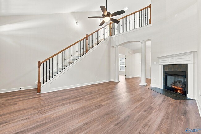 Building Photo - 1003 Scarlet Woods