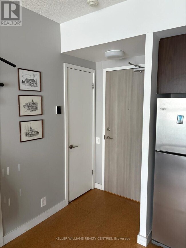 Building Photo - 390 Cherry St