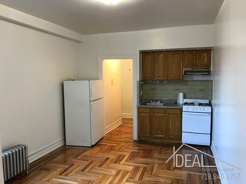 Primary Photo - 438 52nd St