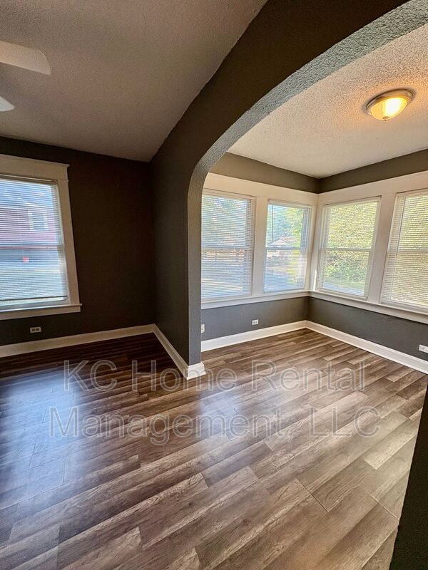 Building Photo - 6103 Walrond Ave