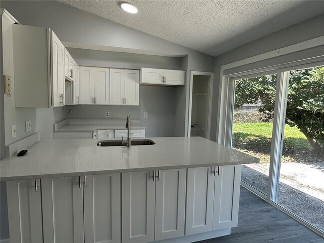 Foto del edificio - 3915 Anthony Ln