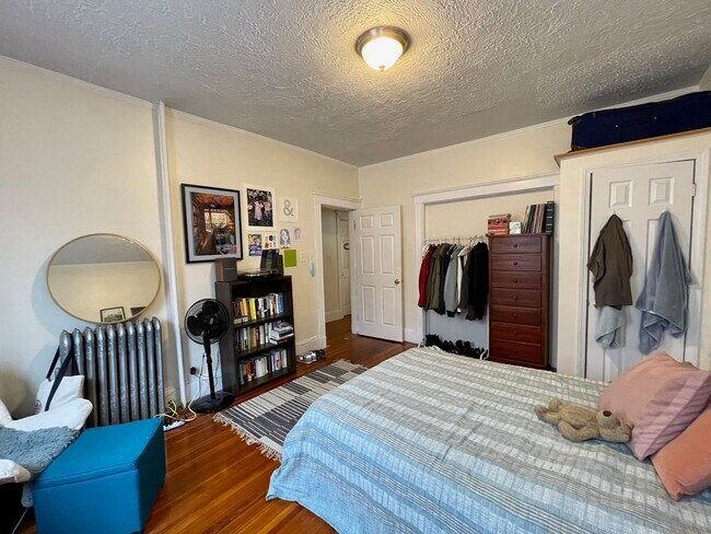 Foto del edificio - HOT ALLSTON LISTING!!!!
