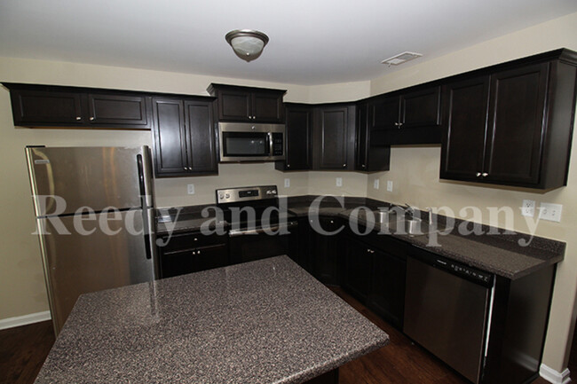 Building Photo - 1455 Lyndale Ave