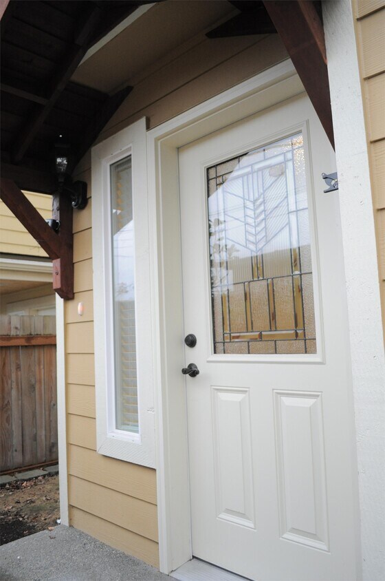 Foto principal - 5031 12th Ave NE