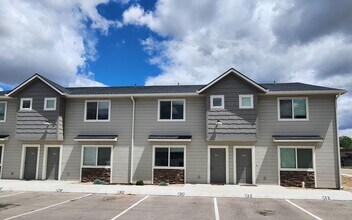 Building Photo - 130-130 E Ravenna Ln