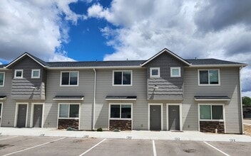 Building Photo - 130-130 E Ravenna Ln