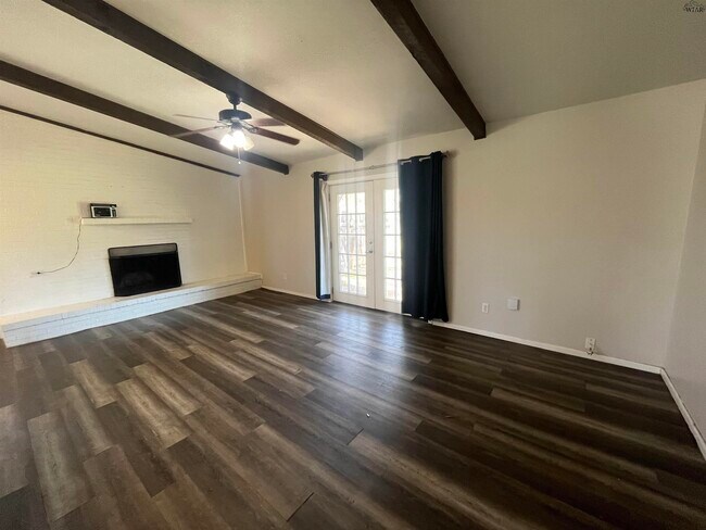 Building Photo - 2 Rene Cir