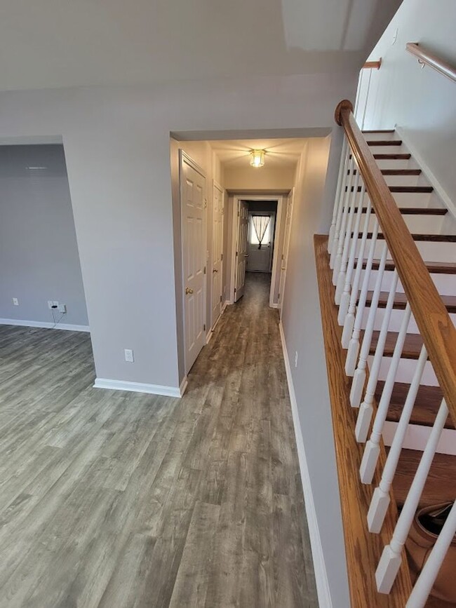 Building Photo - Huntersville Townhouse located in Rosedale!