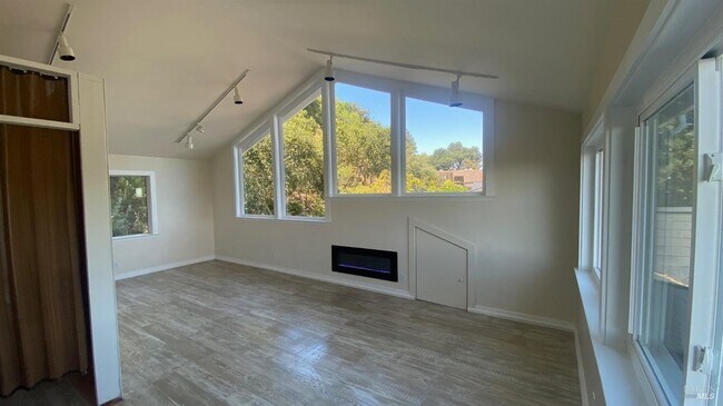 Building Photo - 69 Chula Vista Dr
