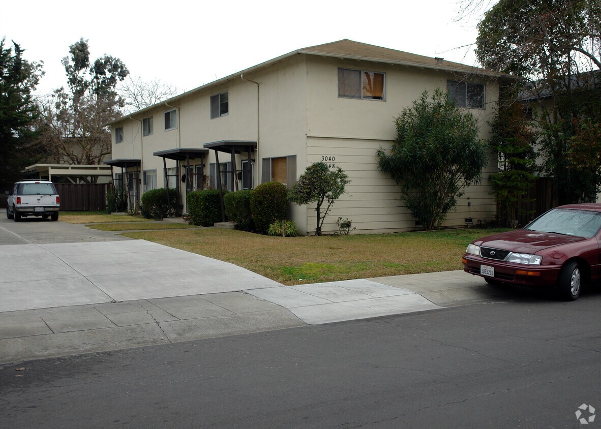 Foto principal - 3040-3048 Emerson St