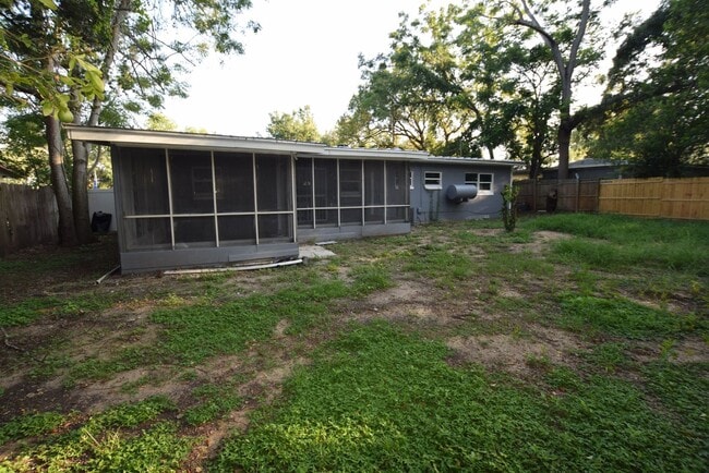 Building Photo - 2637 Healy Dr