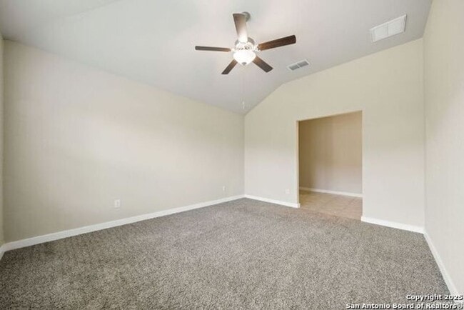 Building Photo - 4 Bedroom 2 Bathroom located in Reserve at...