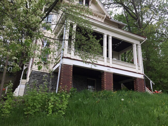 Building Photo - 403 S Cayuga St