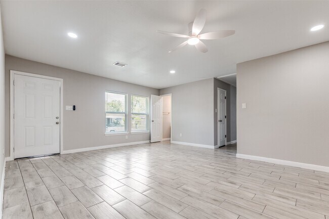 Foto del edificio - 5954 Belneath St