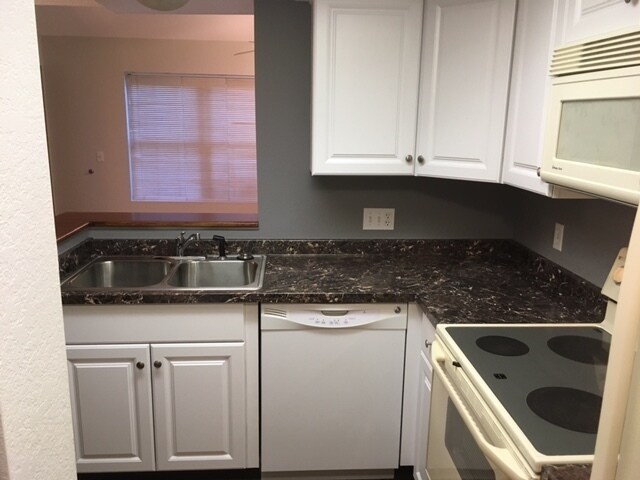 Building Photo - 4933 S. Carson St., Unit 104