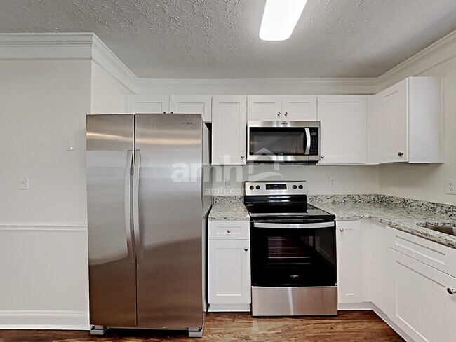 Foto del edificio - 1772 N Oak Dr