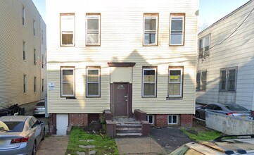 Building Photo - 94 Stevens Ave