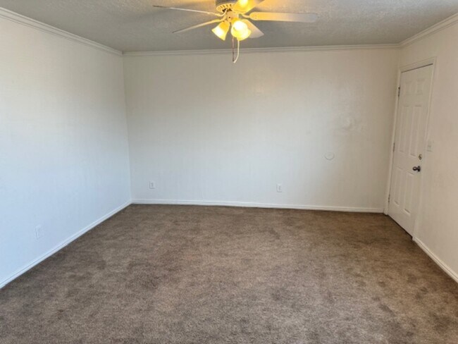 Building Photo - 558 N 800 E