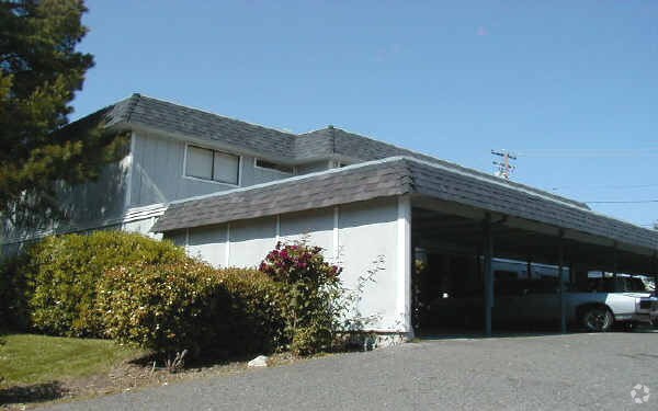Building Photo - 207 Sharon Way