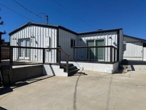 Building Photo - 321 Aars St