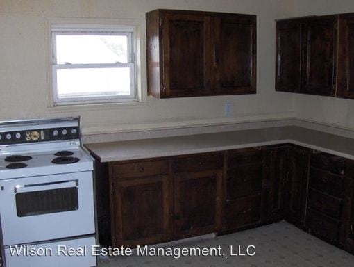 Building Photo - 209 S Naches Ave