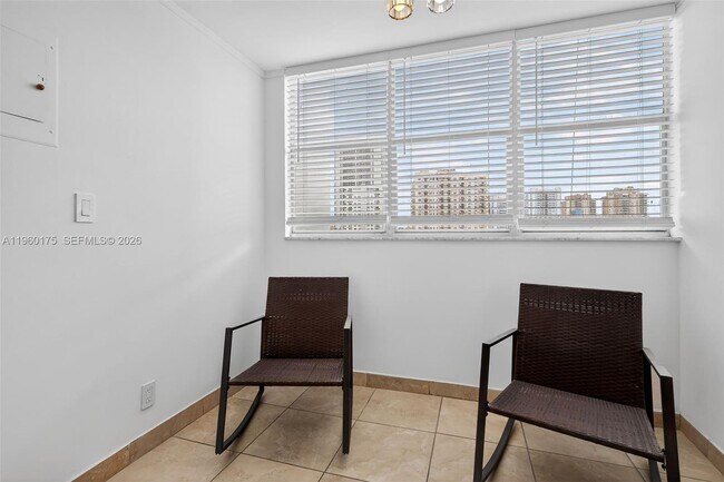 Foto del edificio - 100 Golden Isles Dr