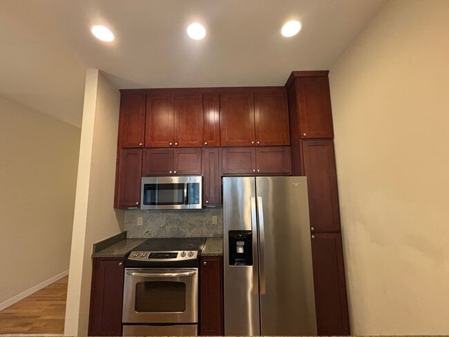 Building Photo - NEW Rental Rate! Modern Comfort Meets Prime Convenience in the Heart of Redmond’s Overlake (MOVE ...