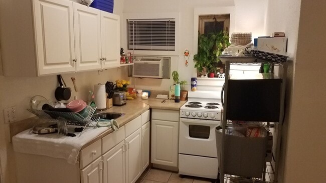 Photo - Historic 1 Bedroom, 1 Bathroom Duplex (wit... House