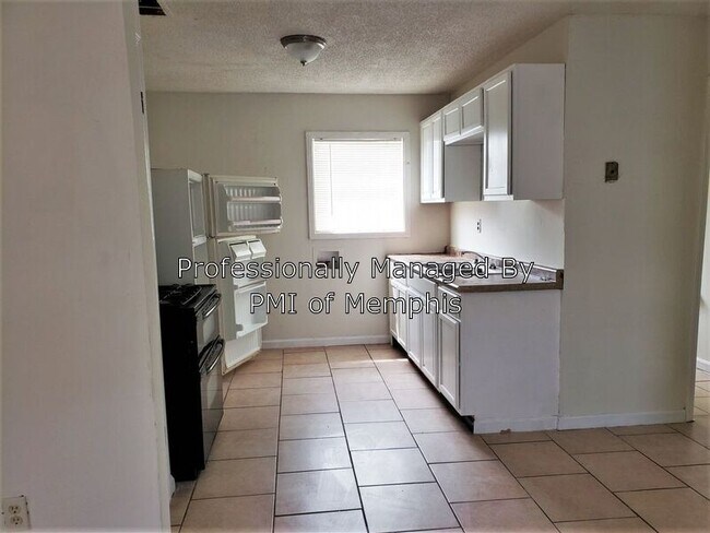 Foto del edificio - 1579 Warford St