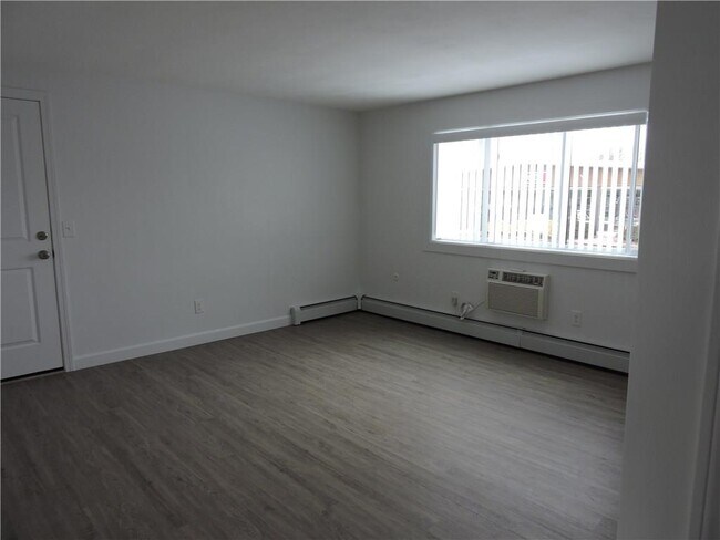 Foto del edificio - 425 Warren Ave