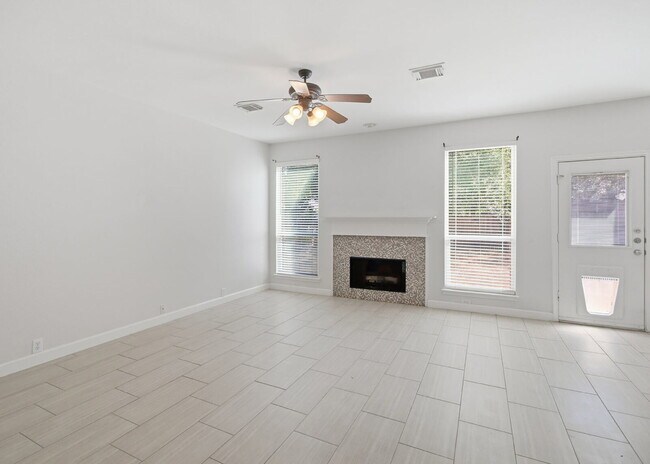 Building Photo - Gated Schertz Home with Loft, Greenbelt and Community Pool!