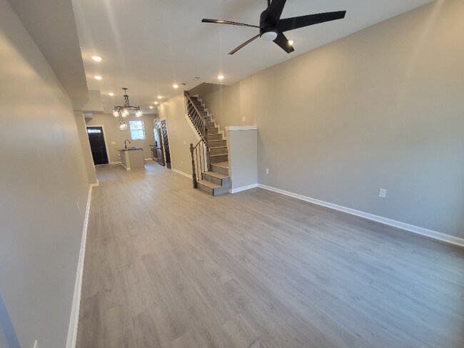Foto del edificio - 1409 N Patterson Park Ave