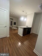 Building Photo - 401 Race St