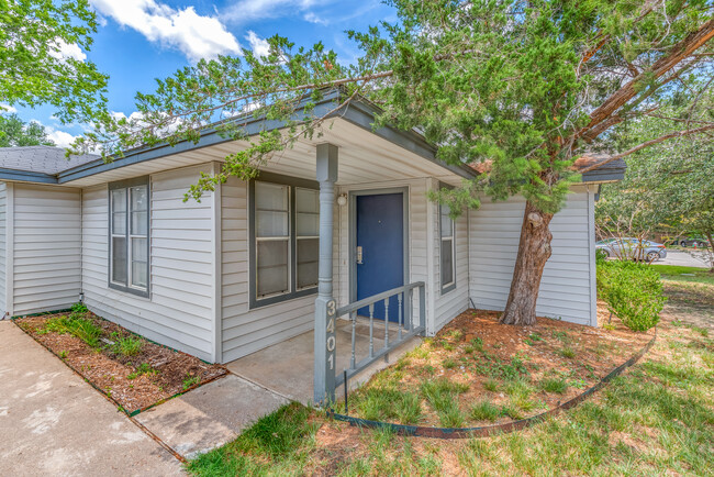 Building Photo - 3401 Timberline Ct