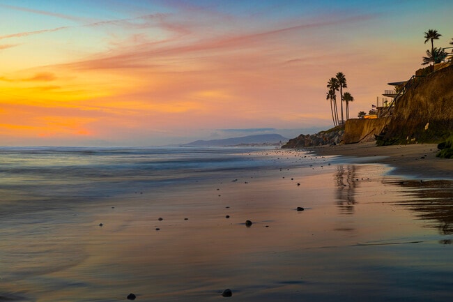 Foto del edificio - Salt & Vine Oceanside Apartments
