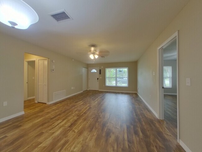Building Photo - NOW AVAILABLE! 14504 SW 43rd Ct, Ocala, FL...