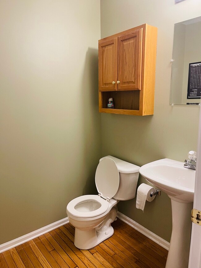 Powder room - 43105 Providence Ln
