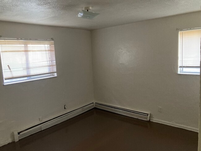 Two Bedroom - 513-519 Hale Ave