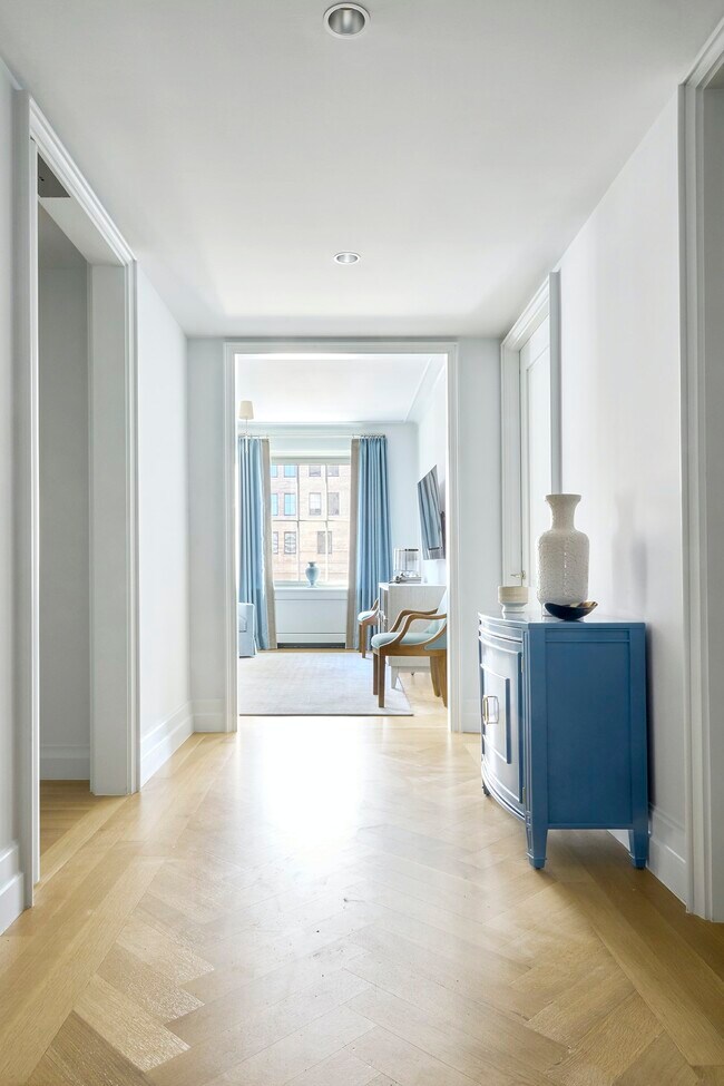 Building Photo - Beckford House: High-style Furnished 3BR