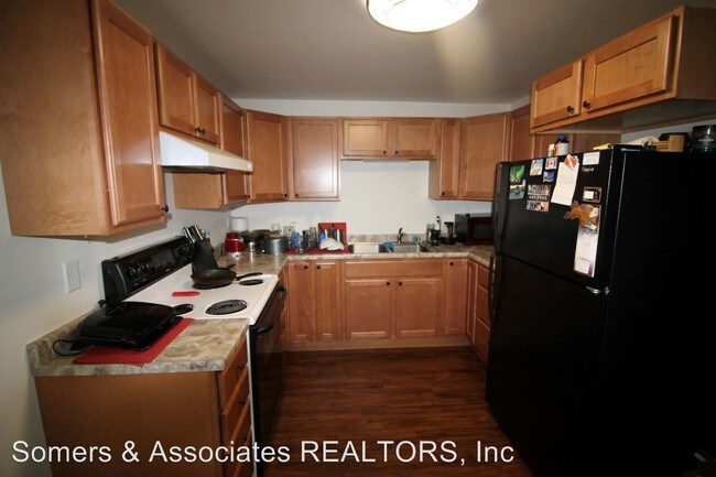 Building Photo - 4085-4085 Iris Ln