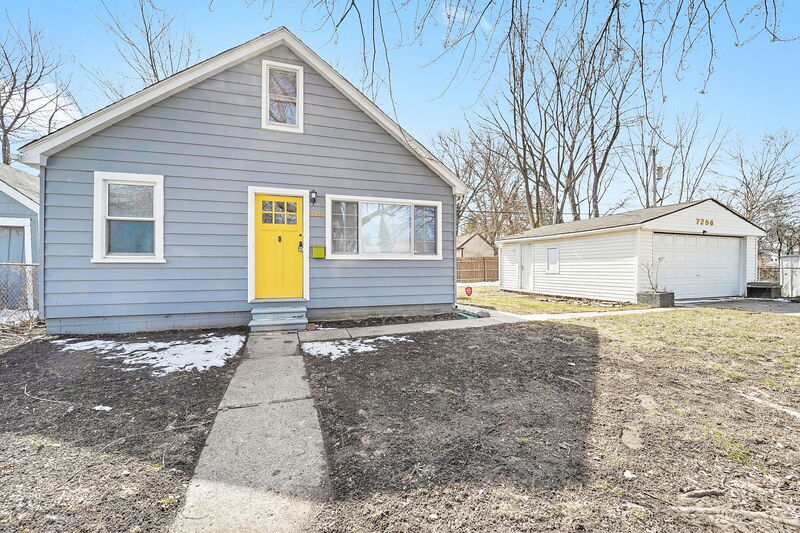 Primary Photo - 7256 Prospect Ave